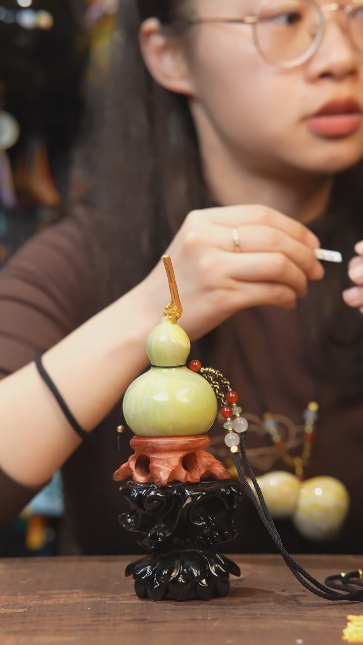 【闪购商品】939号-大漆飘漆小葫芦脖挂