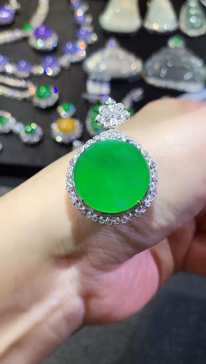 【闪购商品】翡翠吊坠(不含链)18K金镶嵌95-圆牌