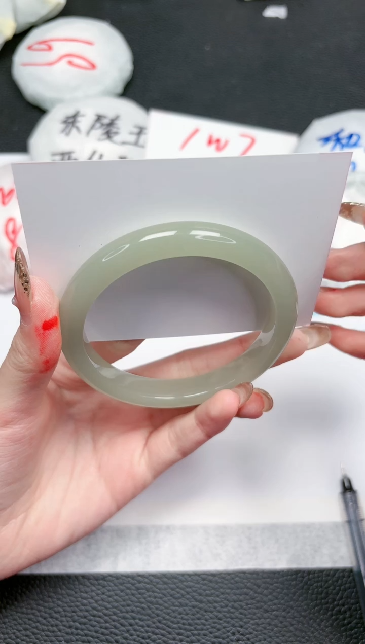 【闪购商品】石英质玉手镯未镶嵌334-60.2