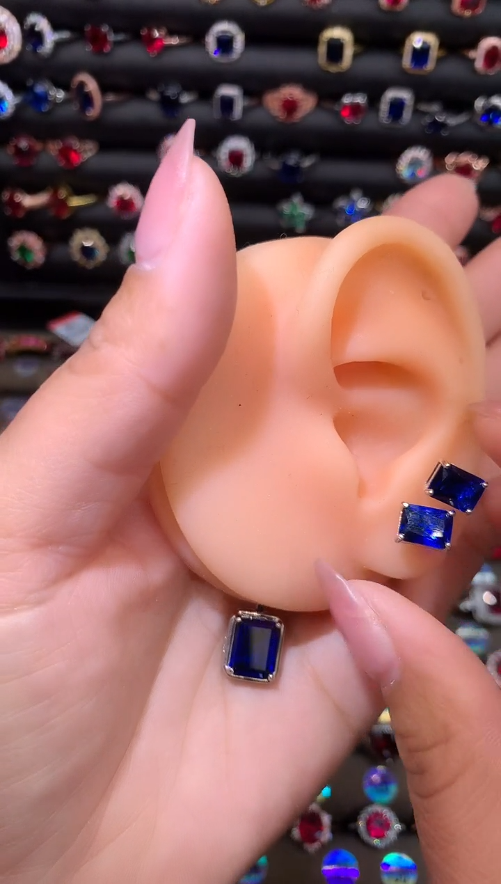 【闪购商品】蓝宝石耳饰银S925镶嵌68