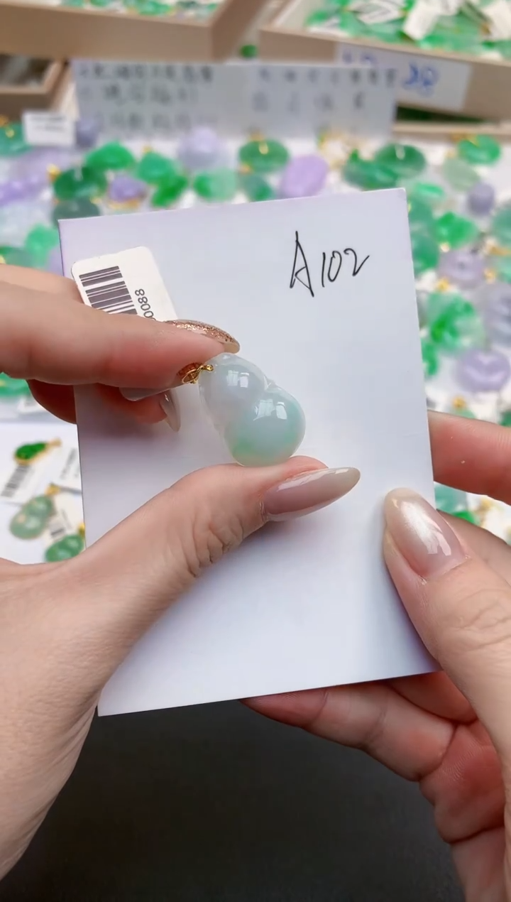 颈饰18K金镶嵌翡翠天然缅甸A货翡翠