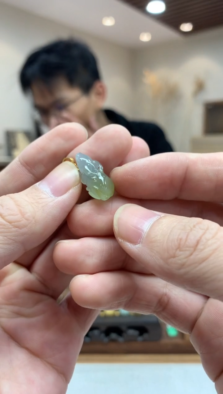 【闪购商品】翡翠吊坠(不含链)18K金镶嵌牛