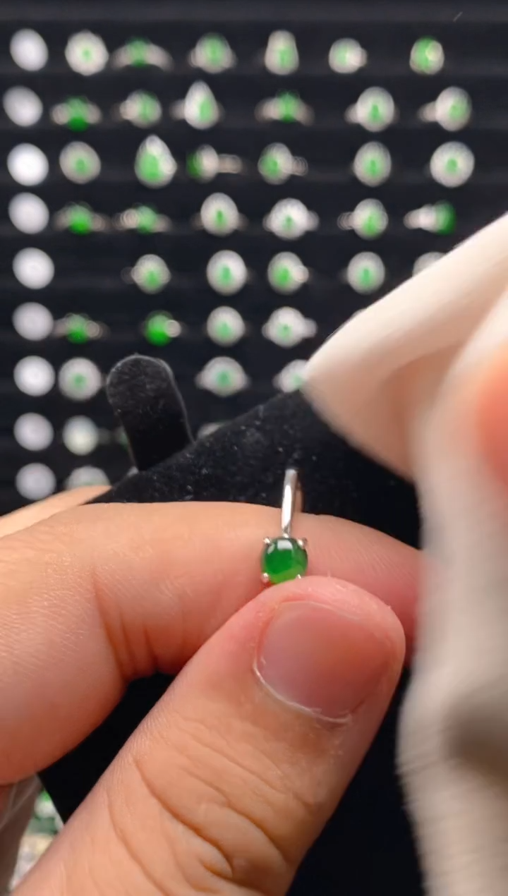 【闪购商品】翡翠挂件银S925镶嵌翡翠