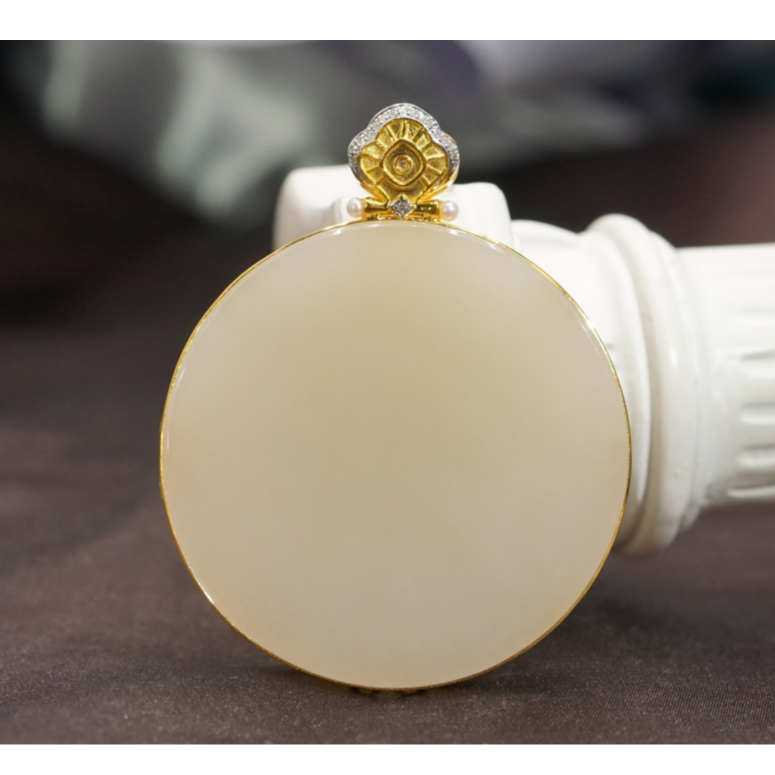 18k和田玉藕粉圆牌    A010206