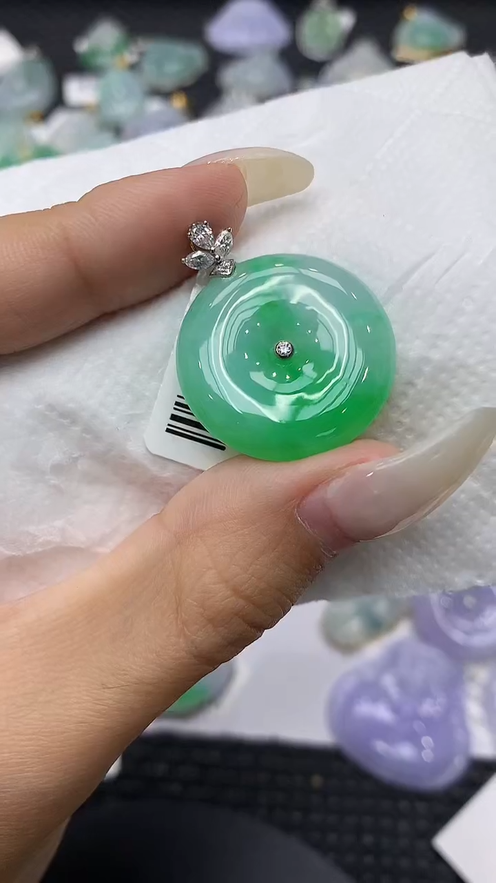 颈饰18K金镶嵌翡翠11111111111