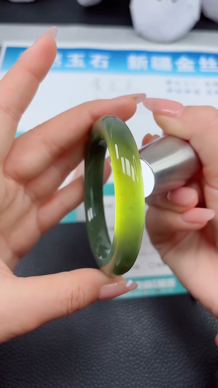 【闪购商品】和田玉手镯未镶嵌A128