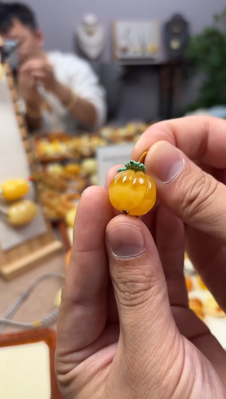 【闪购商品】蜜蜡裸石未镶嵌南瓜