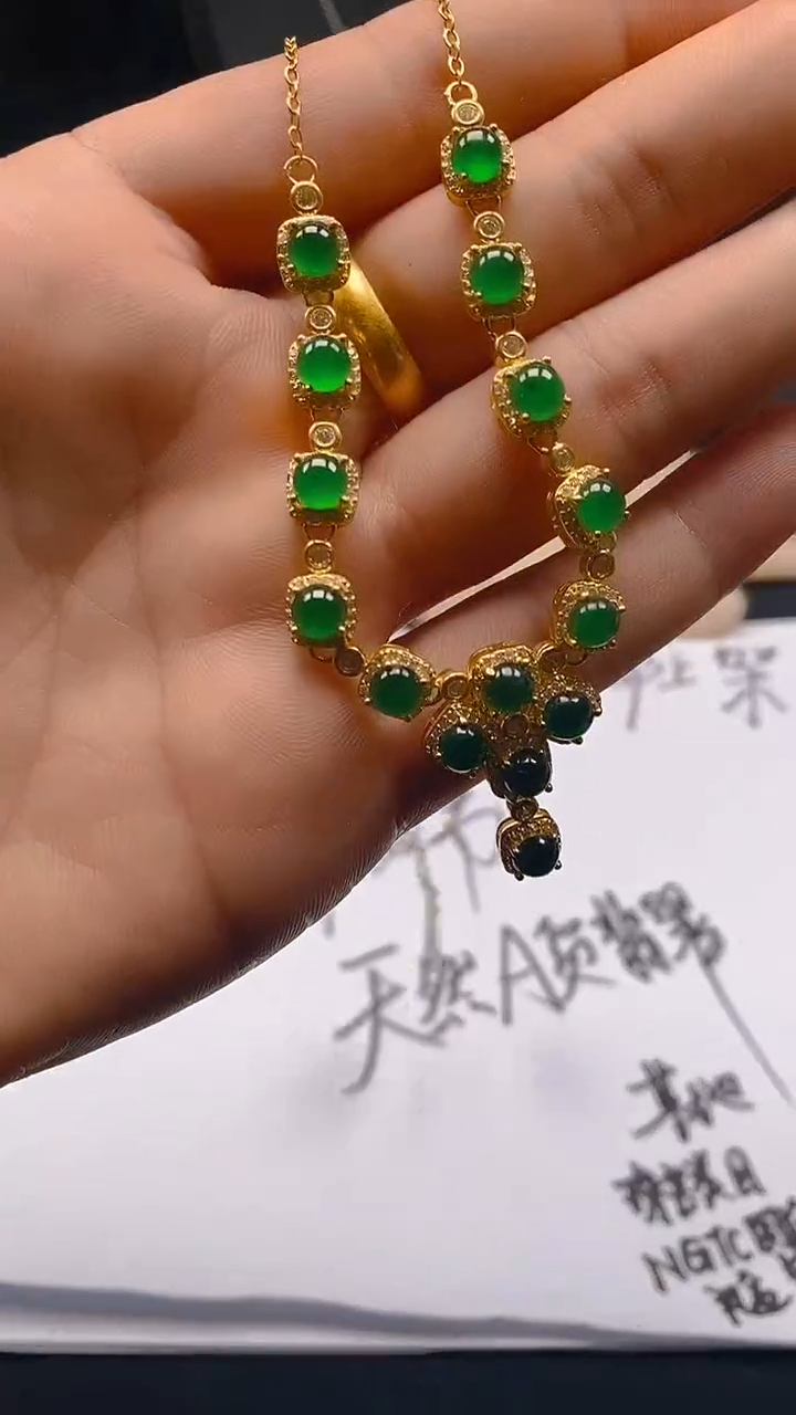 【闪购商品】翡翠颈饰未镶嵌天然A货玉石随机多样性发货