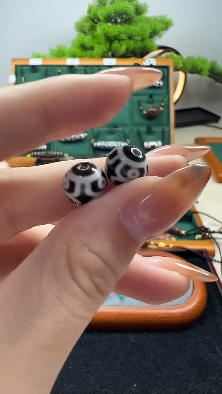 玛瑙/玉髓（覆膜）颈饰未镶嵌58.（微瑕）