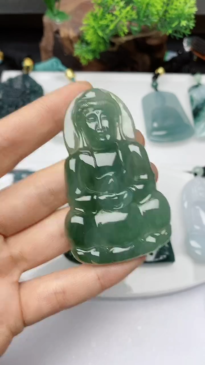 【闪购商品】翡翠颈饰未镶嵌