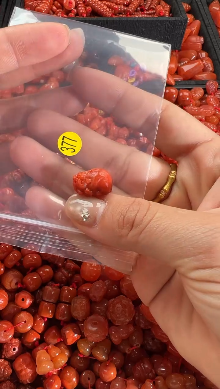 【闪购商品】南红玛瑙颈饰未镶嵌1