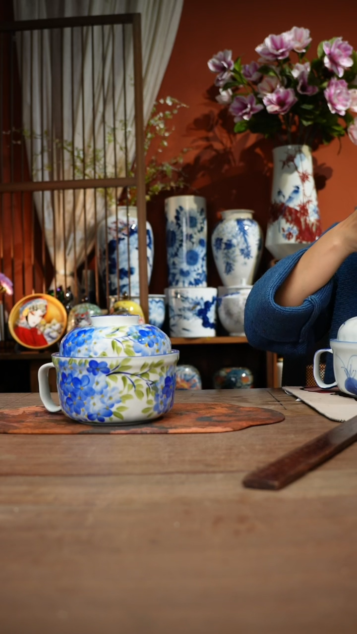 当代高温釉下彩手绘陶瓷餐具