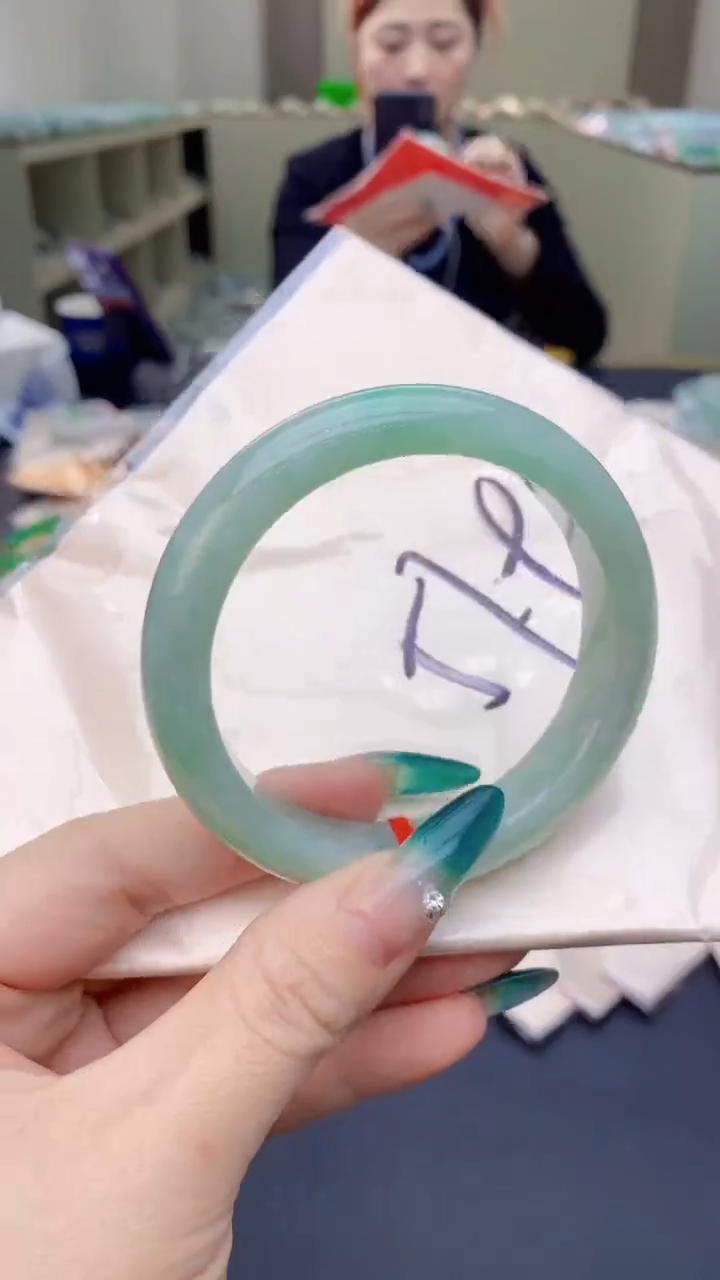 【闪购商品】翡翠手镯未镶嵌1018398273