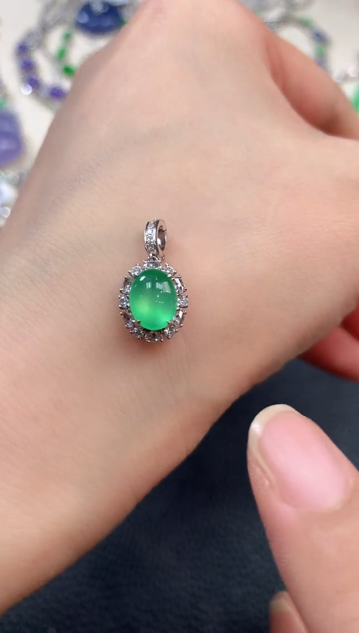 【闪购商品】翡翠吊坠(不含链)18K金镶嵌m35     