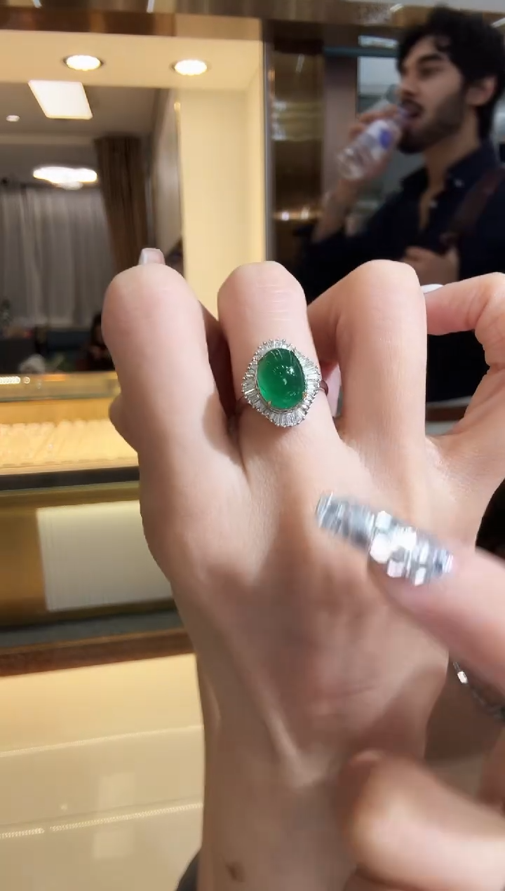 18K金镶嵌戒指祖母绿CE0175  3.90ct