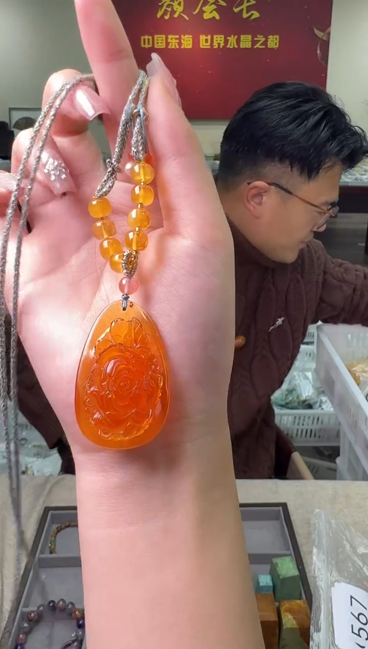【闪购商品】琥珀颈饰未镶嵌     043