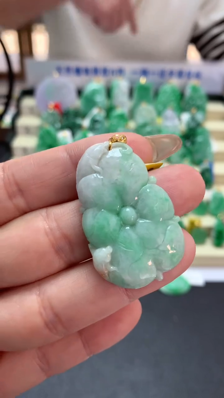 【闪购商品】翡翠吊坠(不含链)18K金镶嵌挂件