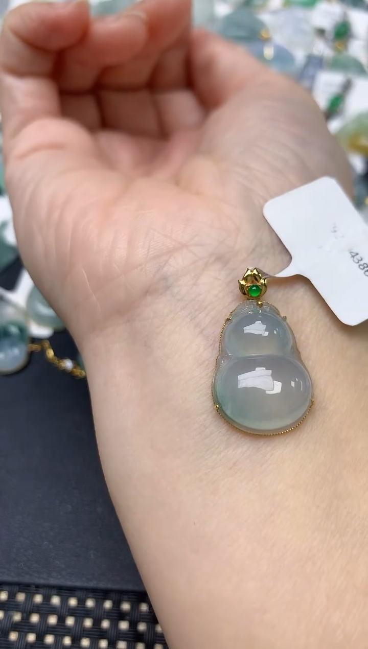 颈饰18K金镶嵌翡翠天然缅甸A货翡翠