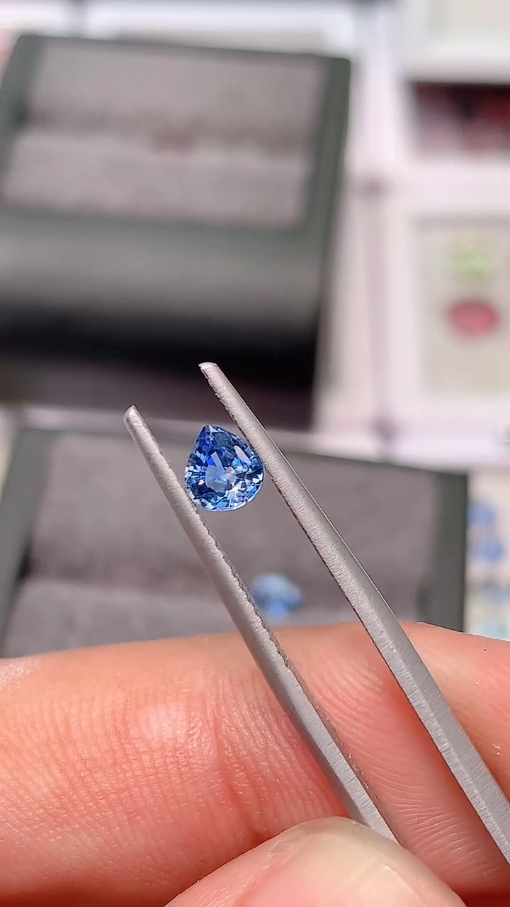 【闪购商品】蓝宝石裸石未镶嵌矢车菊水滴