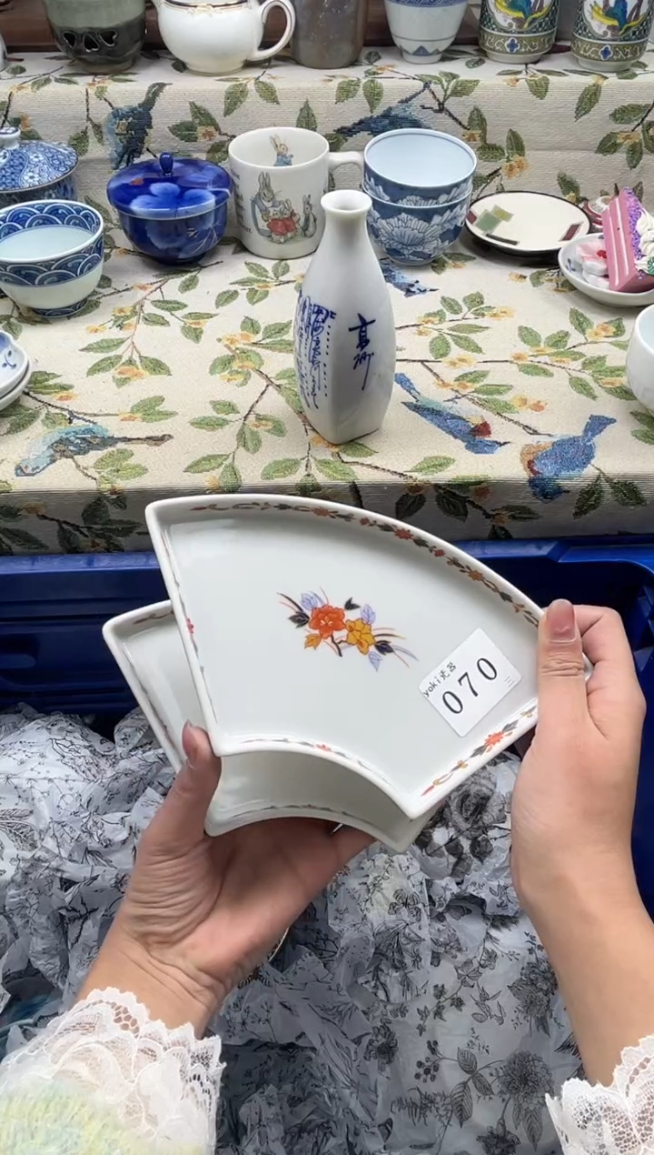 瓷片是***呀         070