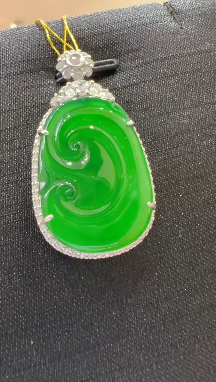 【闪购商品】翡翠吊坠(不含链)18K金镶嵌              