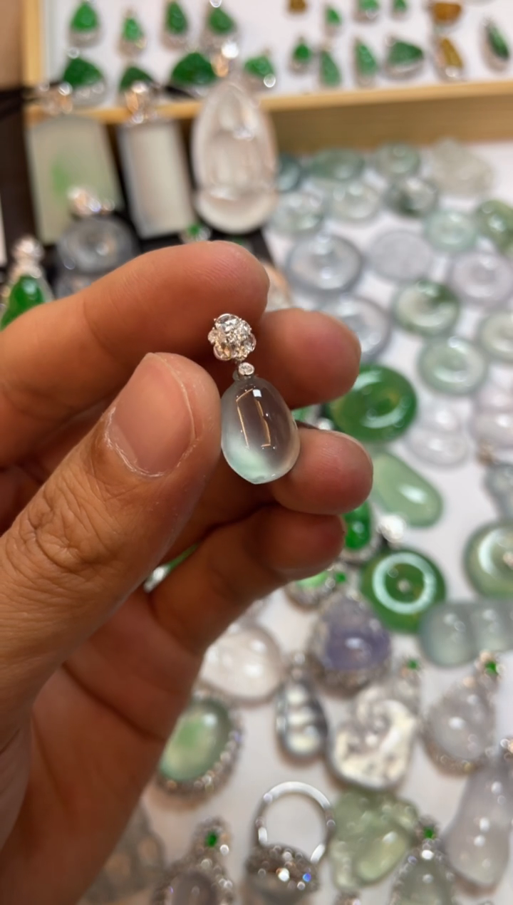 【闪购商品】翡翠吊坠(不含链)18K金镶嵌福瓜