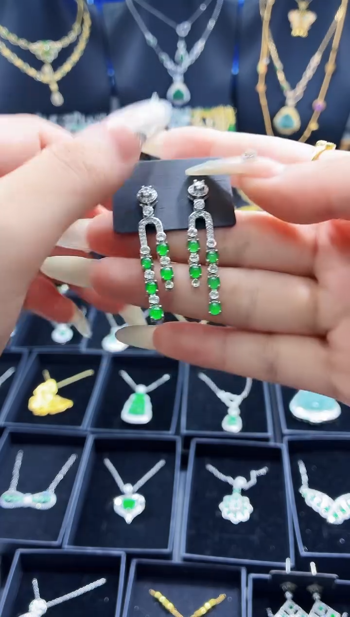 翡翠未镶嵌耳饰耳饰