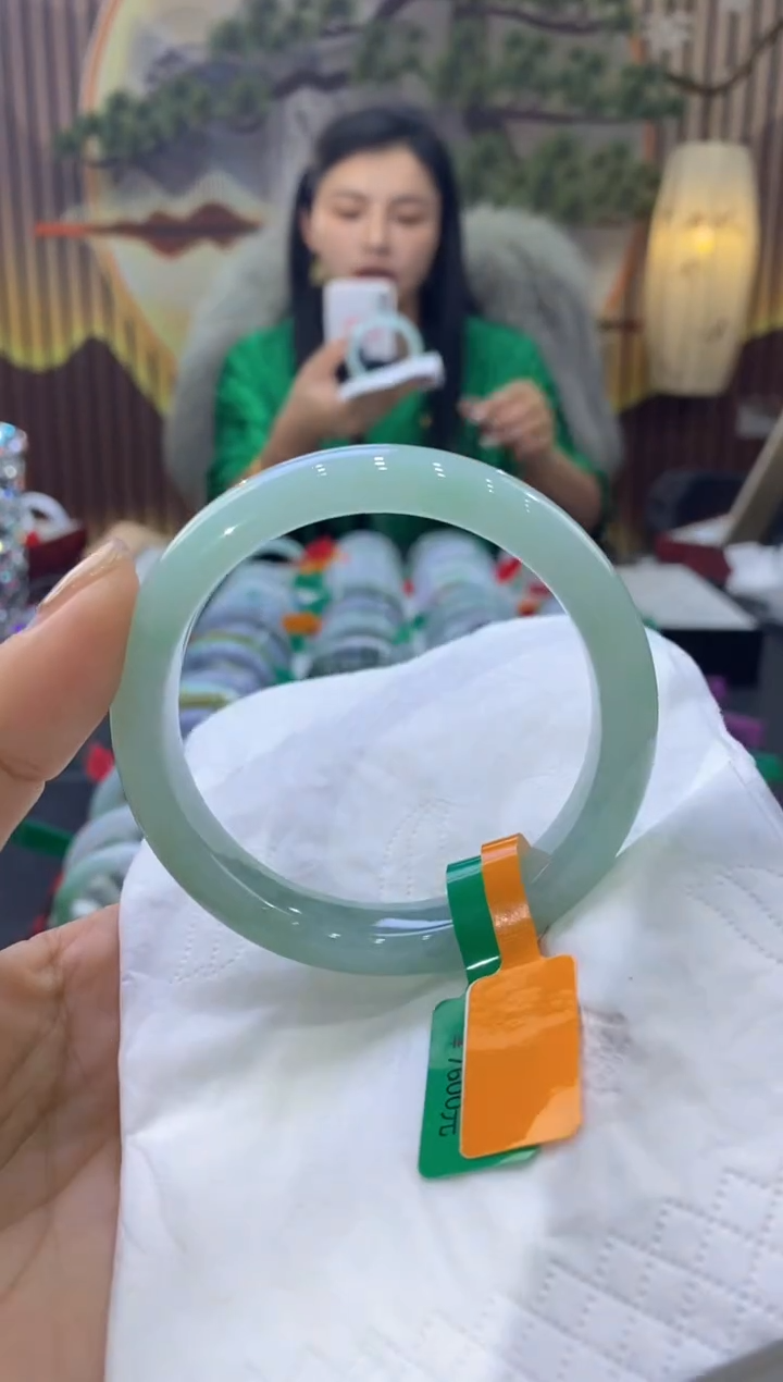 【闪购商品】翡翠手镯未镶嵌多人00172
