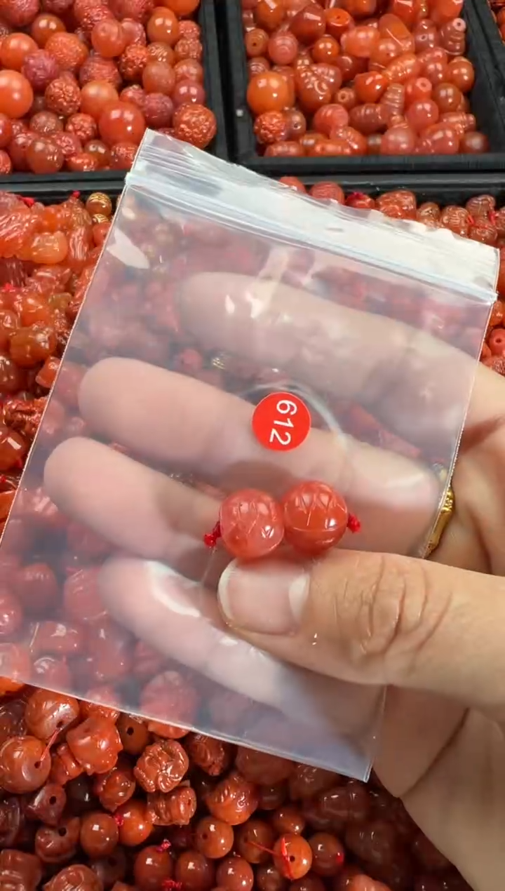 【闪购商品】南红玛瑙颈饰未镶嵌1