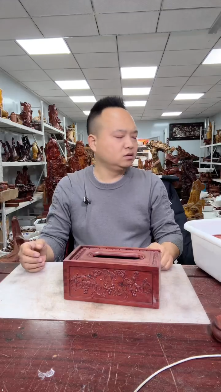 【闪购商品】花梨木类木雕工艺品8888888