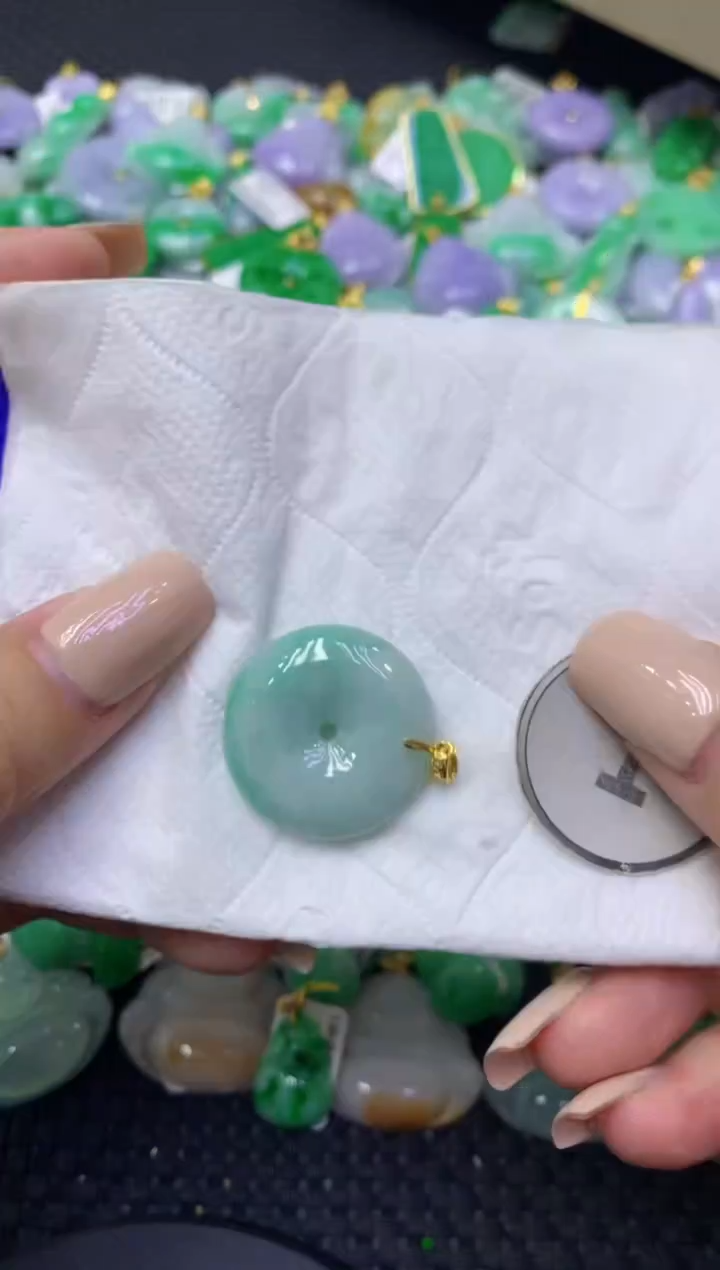 颈饰未镶嵌翡翠天然缅甸翡翠A货