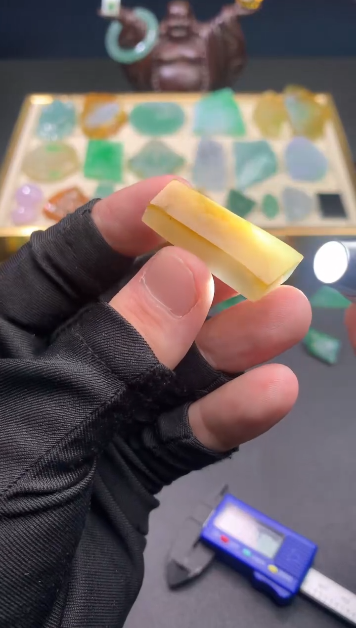 未镶嵌定制翡翠奔****?天然翡翠裸石