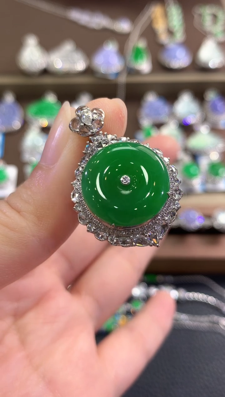 吊坠(不含链)18K金镶嵌翡翠f184  