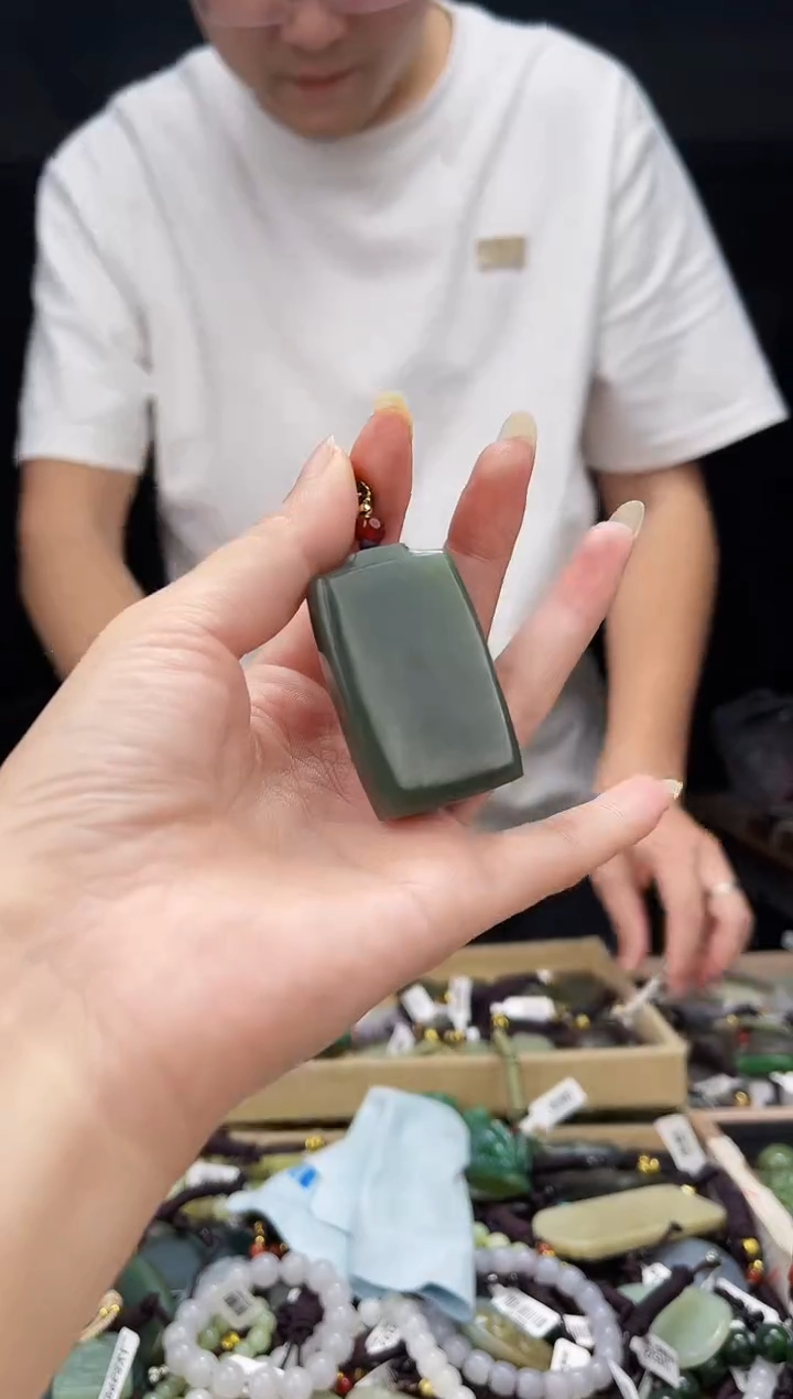 颈饰未镶嵌和田玉1