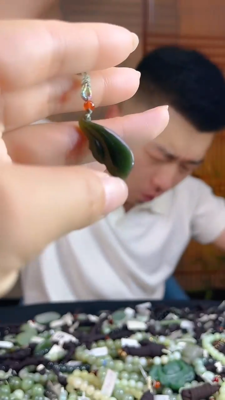 和田玉未镶嵌颈饰多样性发货，拍一发一