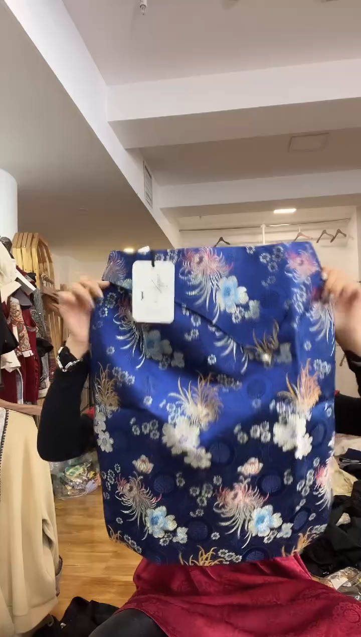 半裙 Xl码 125斤以里