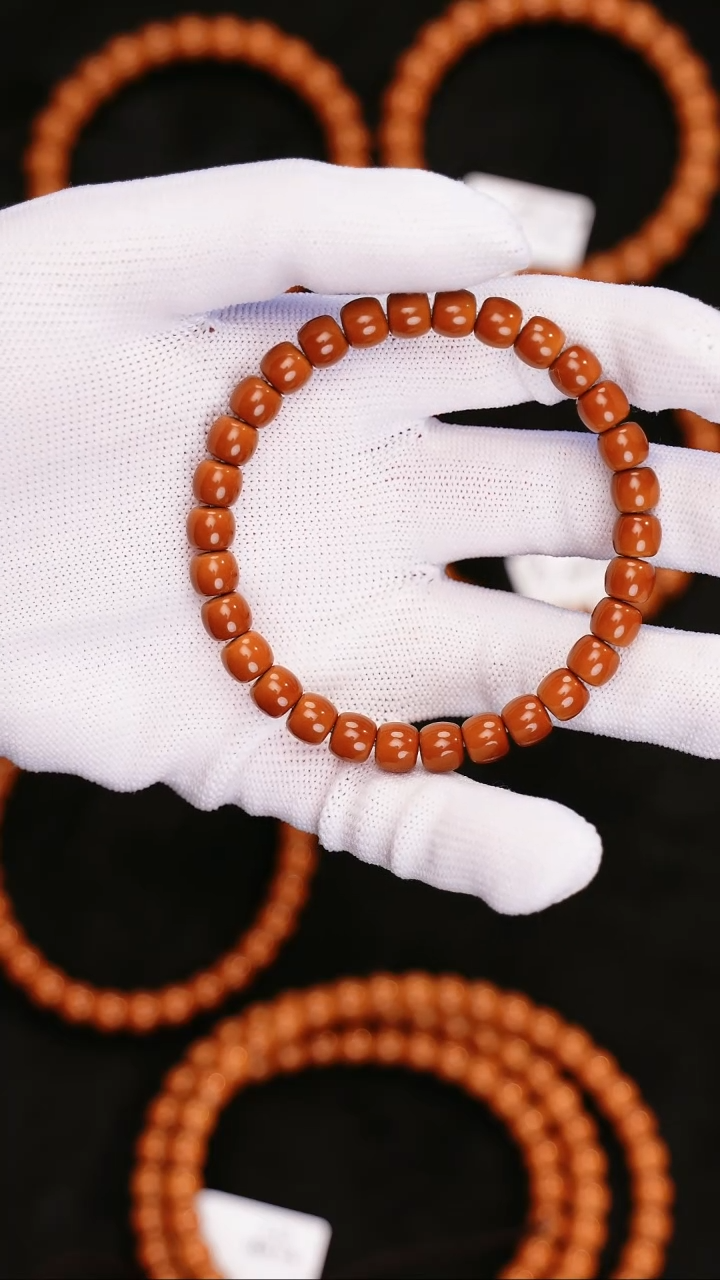 吊坠橄榄核哲****膀0.76核尖单圈定金