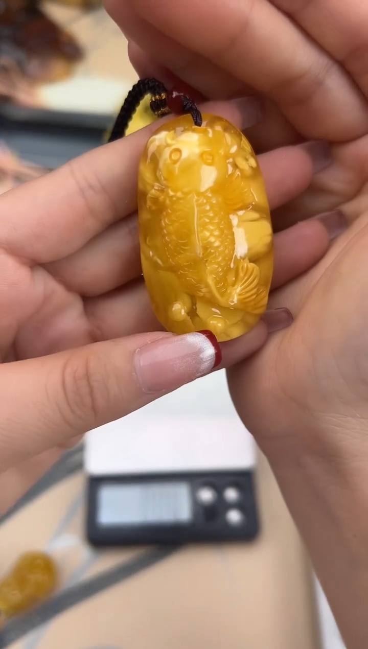 【闪购商品】琥珀裸石未镶嵌蜜蜡吊坠