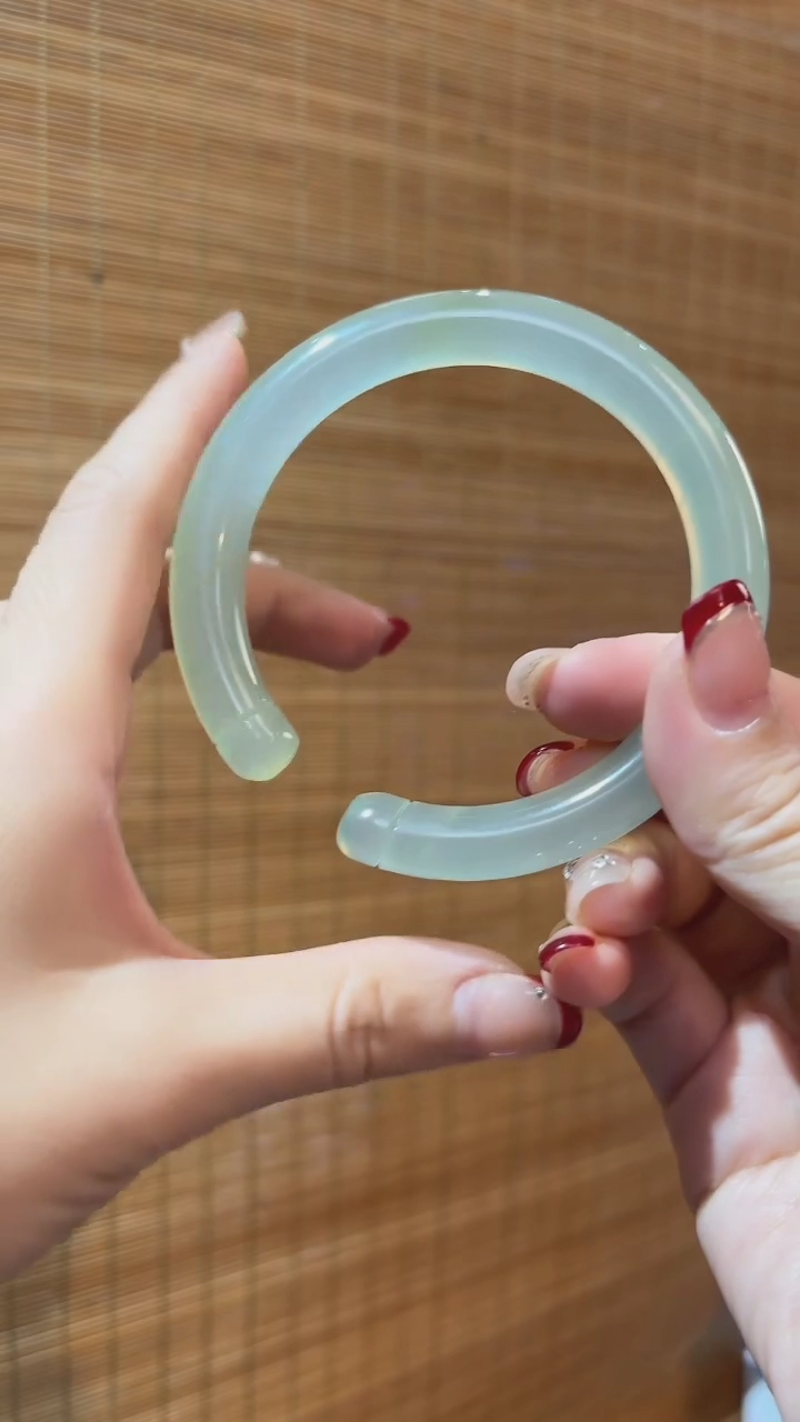 【闪购商品】岫玉手镯未镶嵌61口径手镯