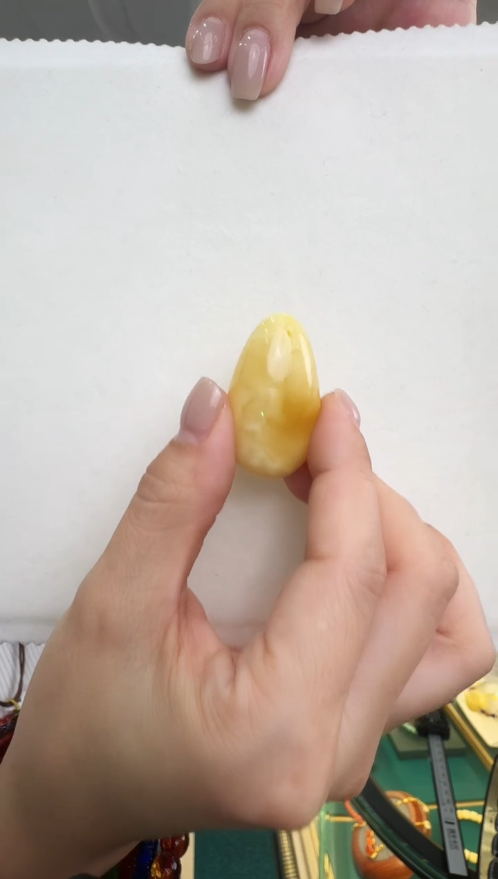 蜜蜡吊坠(赠链)未镶嵌平****a精美的吊坠