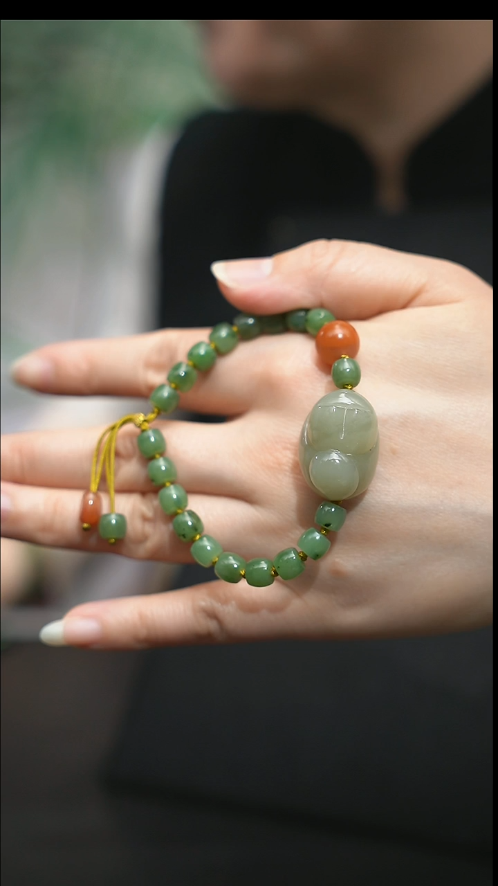 颈饰未镶嵌和田玉猫