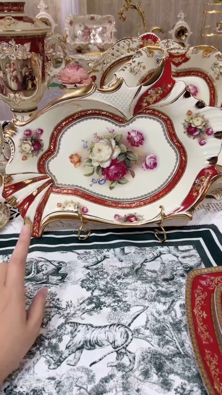 山茶花欧式果盘一个