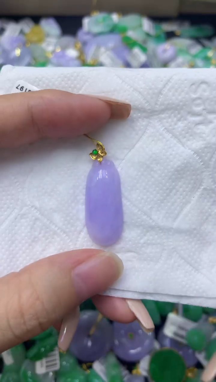 颈饰18K金镶嵌翡翠天然缅甸翡翠A货