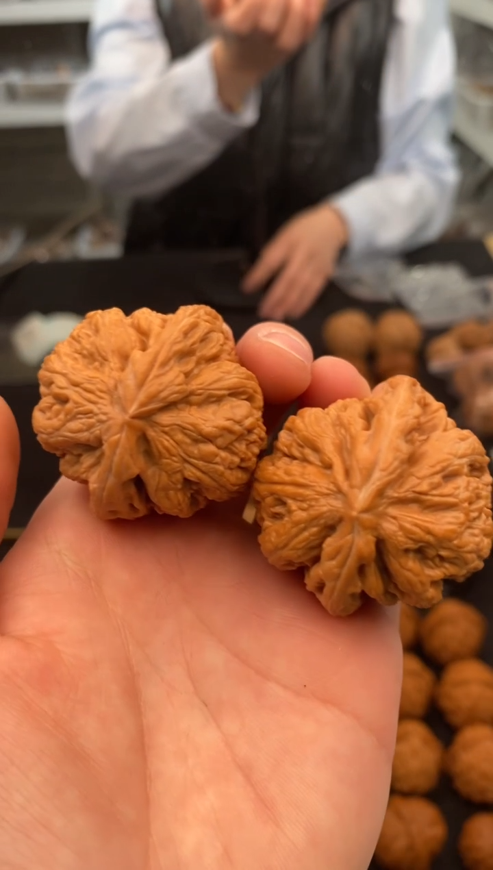 【闪购商品】文玩核桃把件肉球筋40-t132