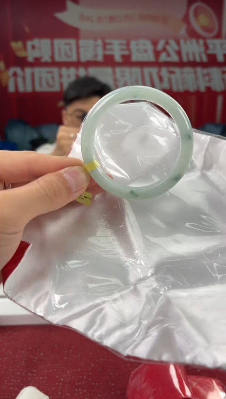 翡翠未镶嵌手镯6手镯