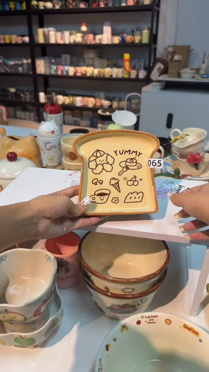 瓷插画风格吐司盘065