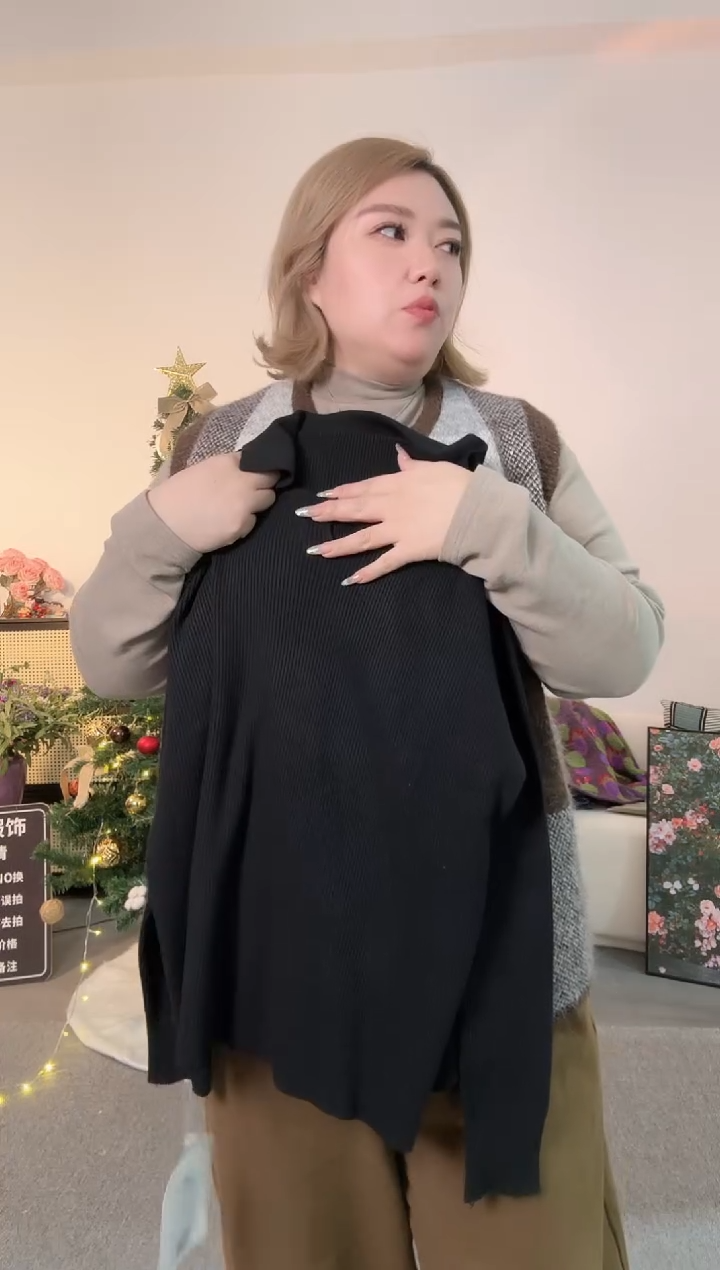 棉涤黑色翻领打底穿140斤