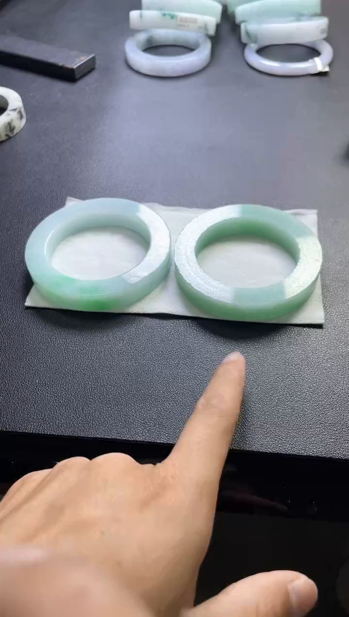 未镶嵌毛胚定制翡翠安**雪发一件