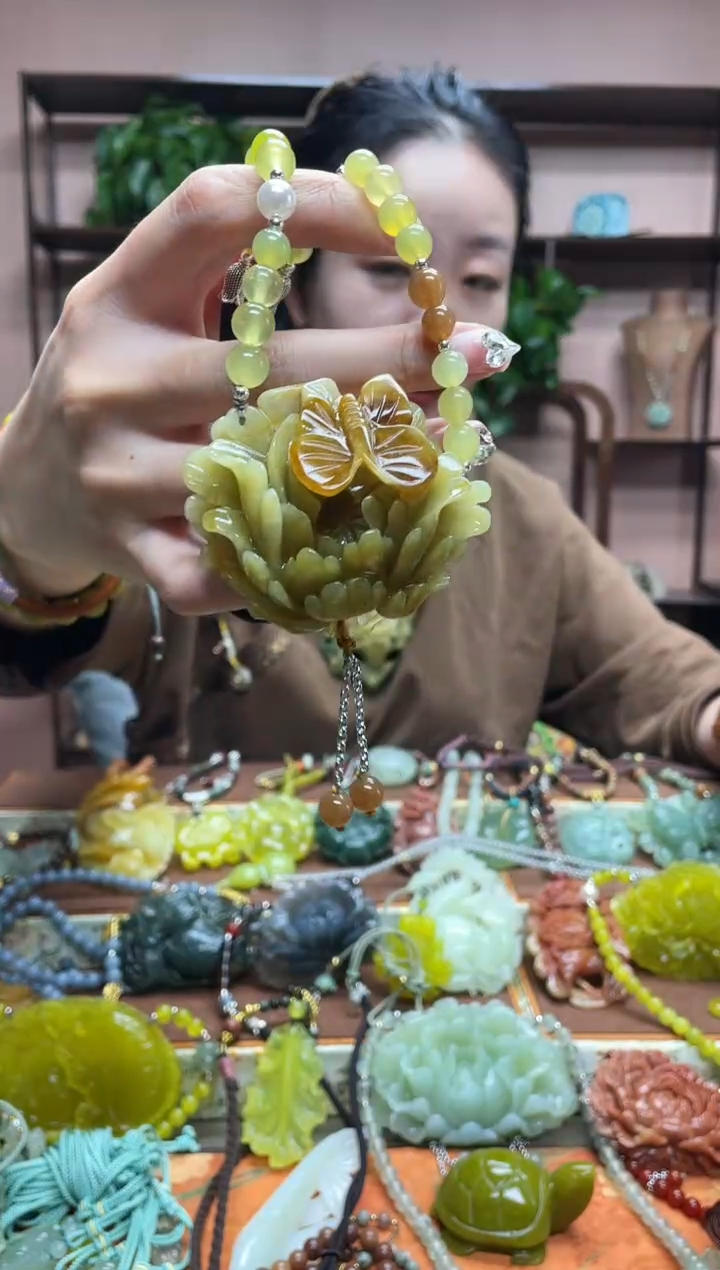 未镶嵌岫玉吊坠·1