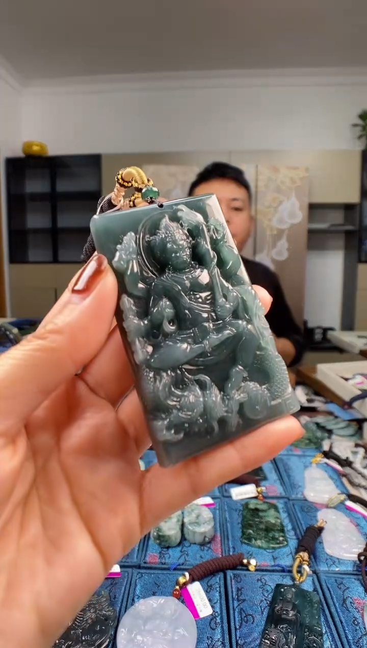 颈饰未镶嵌翡翠多样性发其一